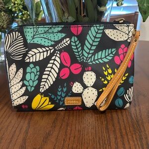 NWOT Fossil Women's Floral Wristlet - Black and Multicolor